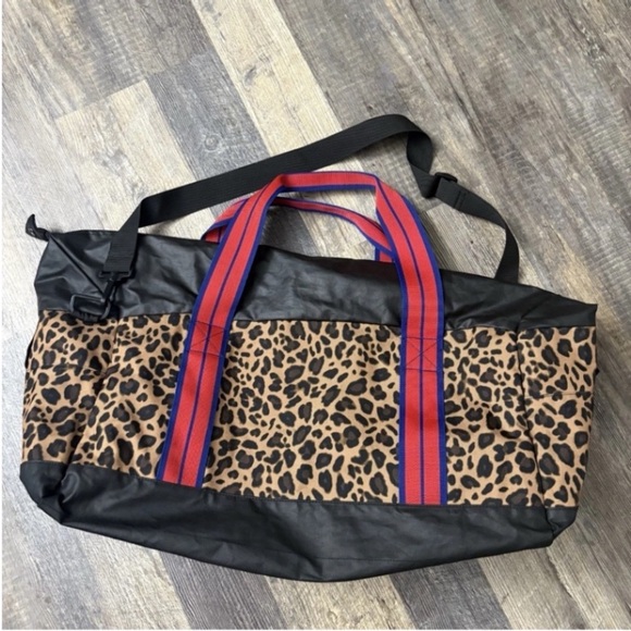 Victoria Secret PINK Travel Duffle Gym Bag Large Animal Print Logo - Picture 7 of 10